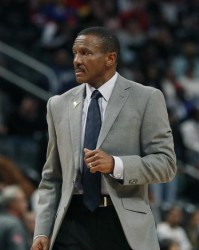  活塞解雇主帅凯西，助理教练临时接任引质疑  