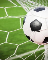  热刺战术革新奏效，客场逆袭曼联成功  