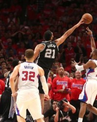  保罗最后2秒三分，马刺绝杀送火箭五连败  