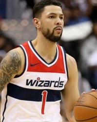  瓦兰丘纳斯30+15鹈鹕胜奇才  