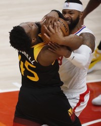  米切尔45分骑士横扫步行者  