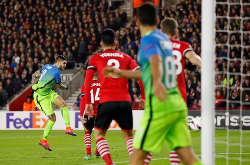  国米铁卫，乌龙送礼葬送好局  